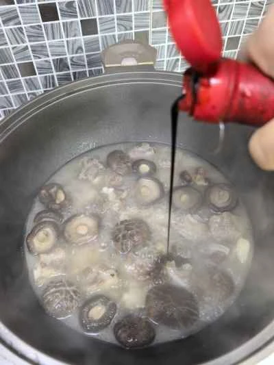 椎茸入り豚バラ肉の煮込みの作り方：8