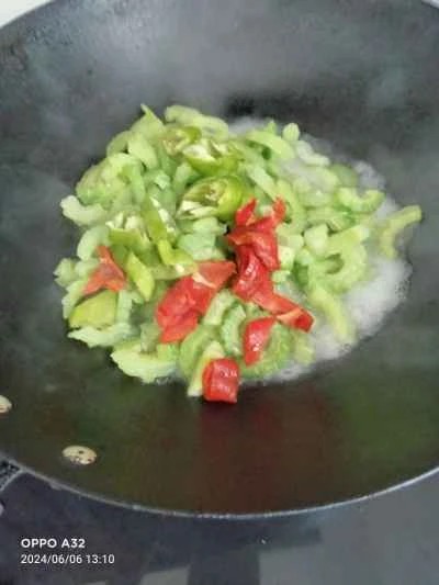 ゴーヤと唐辛子の炒め物の作り方：7