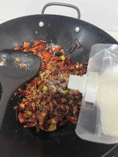 スパイシーな角切りチキンの作り方：10