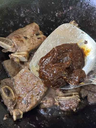 ポテトと黒胡椒のビーフリブの作り方：7