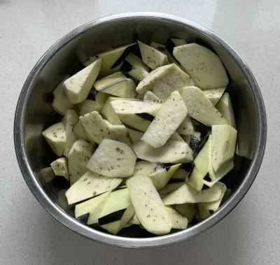 自家製地三仙（Di San Xian）レシピの手順：2