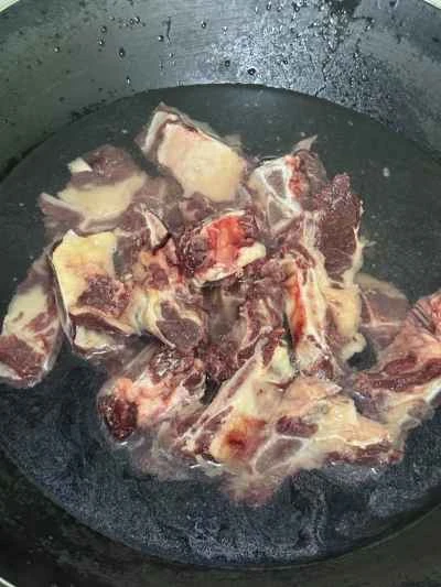 北東部風牛リブ煮込みレシピの手順：4