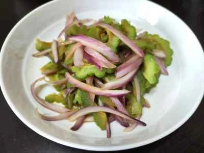 ゴーヤと玉ねぎの炒め物の作り方：6
