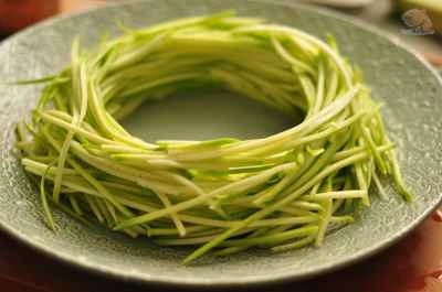 ズッキーニのソース煮の作り方：2