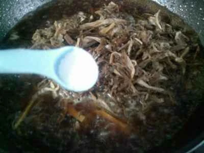 干しタケノコ入り豚バラ肉の煮込みの作り方：9