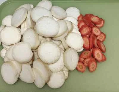 細切り豚肉とニンジン、エリンギの炒め物の作り方：1