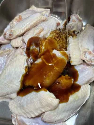 黄色い皮の鶏の手羽先を作る手順：2