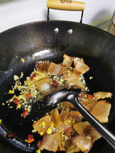 カポックの花と​​豚肉の煮込み炒めの作り方：13