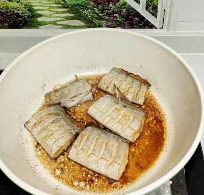 フライパンで焼いたリボンフィッシュのレシピ手順：4