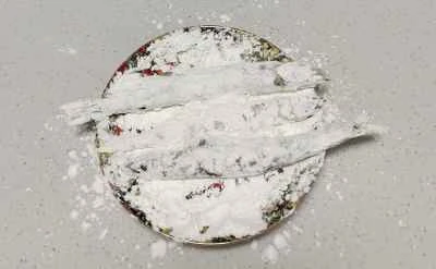 カリカリに揚げたカペリンを作る手順：3