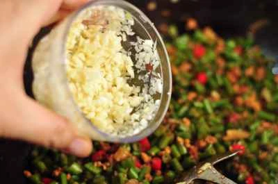 ひき肉とインゲンの炒め物の作り方：6