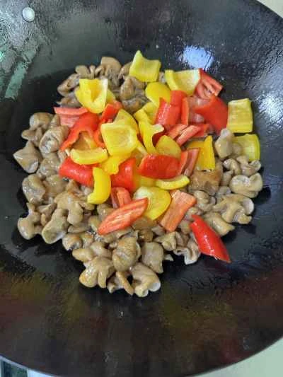 乾鍋で煮込んだ豚腸の作り方：7