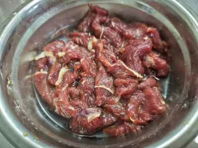 牛肉ともやし炒めの作り方：1