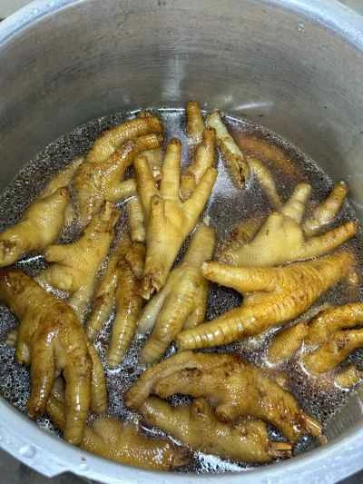 塩漬けカラシナを使った鶏足の煮込みの作り方：9