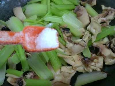 イカとセロリの炒め物の作り方：12
