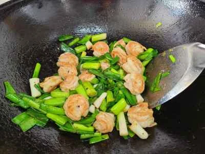 ニンニクの芽とエビの炒め物の作り方：6
