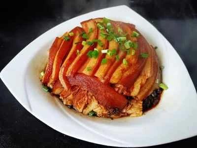 自家製豚バラ肉の煮込みとマスタードグリーンのレシピ