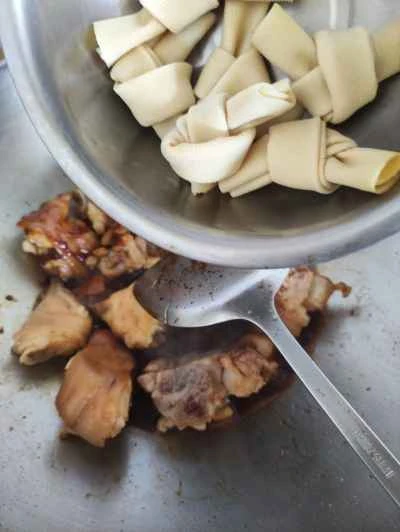 豆腐皮入り豚足蒸しの作り方：6