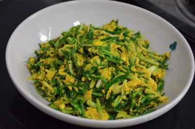 野生のネギを使った卵炒めの作り方：10