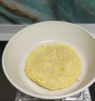 小さな銀色の魚を使ったオムレツの作り方：5