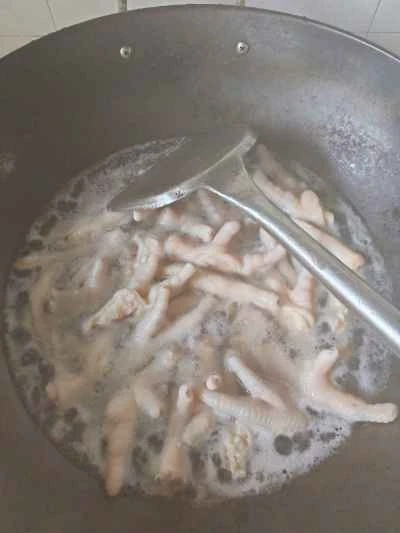 味付け鶏足の作り方：3