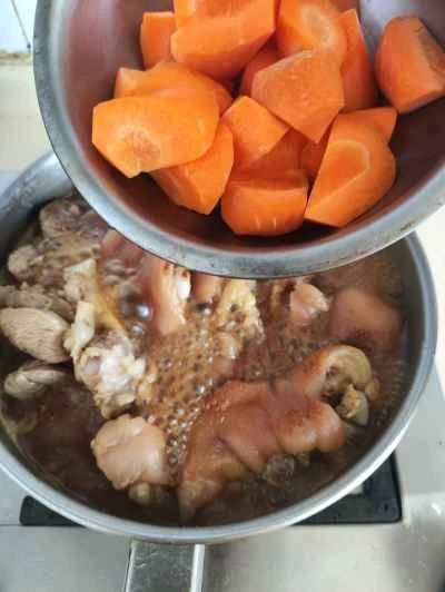 ニンジン入り豚足の煮込みの作り方：6