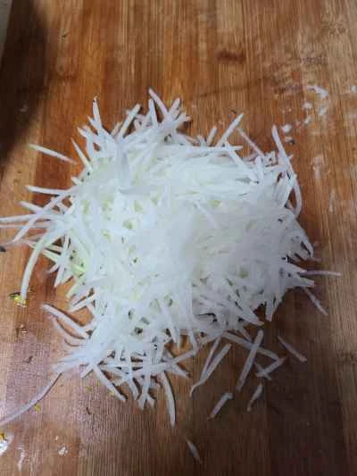 千切り大根と赤からし菜の炒め物の作り方：3