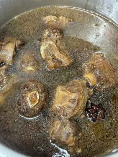 栗入り牛テールの煮込み レシピ手順：9