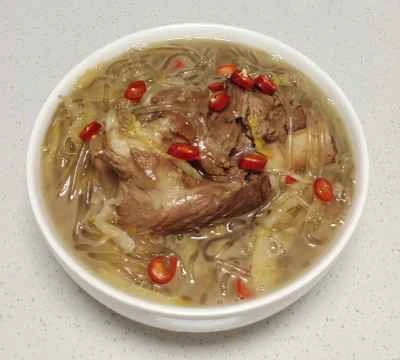 豚足の煮込みとキャベツの漬物、春雨添えのレシピ