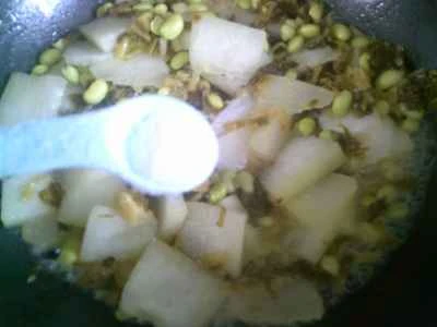 冬瓜と漬物と枝豆の炒め物の作り方：9