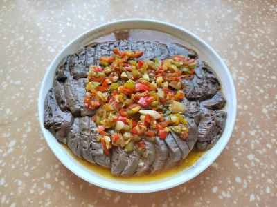 スパイシーな蒸し鴨血のレシピ