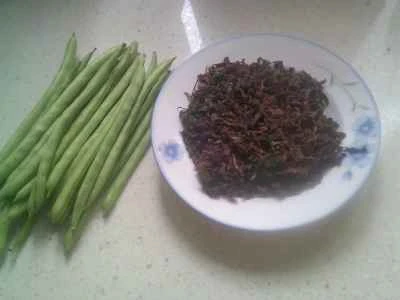 塩漬けカラシナとインゲンの炒め物を作る手順：1