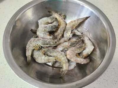 きゅうりとエビの炒め物の作り方：1