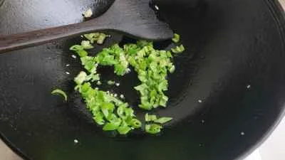 スパイシーなオキアミ炒めの作り方：4