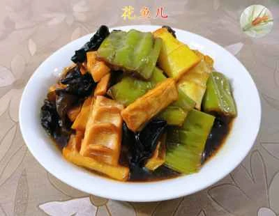 黒キクラゲとピーマンの煮込みたけのこのレシピ