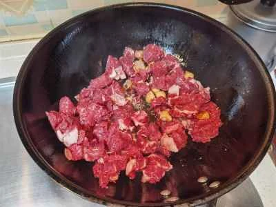 パイナップルブラックペッパービーフキューブの作り方：5