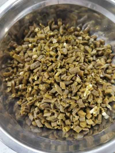 鶏砂肝とインゲンのピクルスのスパイシー炒めの作り方：2