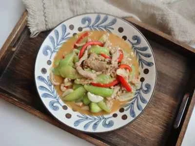 細切り豚肉とヘチマの炒め物のレシピ