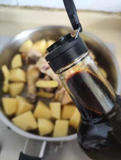 鶏肉とジャガイモの煮込みの作り方：5