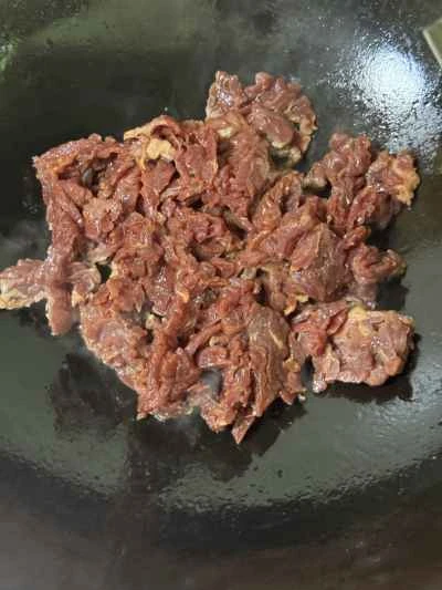 エビと牛肉の炒め物の作り方：7