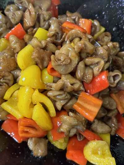 乾鍋で煮込んだ豚腸の作り方：9