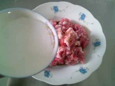 乾燥タケノコを詰めた蒸しグルテンの作り方：7