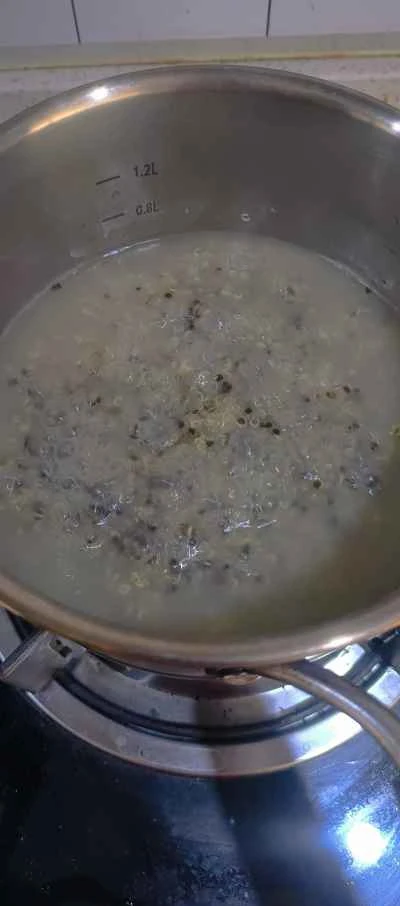 キヌアと卵のパンケーキのレシピ手順：1