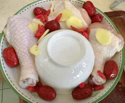 細切りチキンを作る手順：1