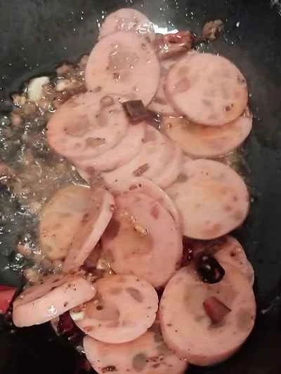 牛肉ソーセージとニンジンの炒め物の作り方：5