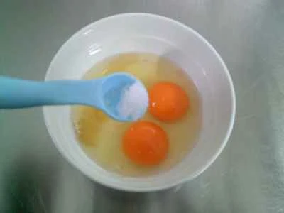 チャイブ入りスクランブルエッグの作り方：4