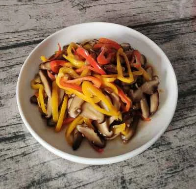 椎茸とピーマンの炒め物の作り方：4