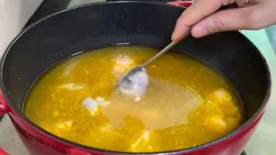 牛肉とエビのペーストを使った酸っぱいスープの作り方：9