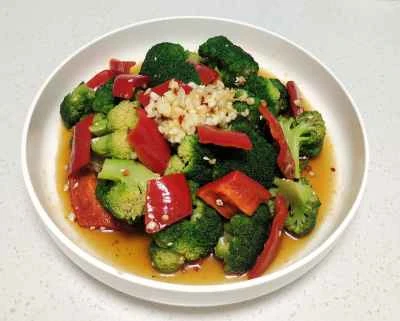 赤唐辛子とブロッコリーのサラダのレシピ