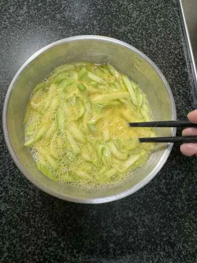 ズッキーニオムレツの作り方：4